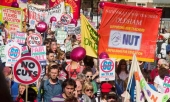 Профспілки вчителів Британії оголосили про проведення влітку серії страйків