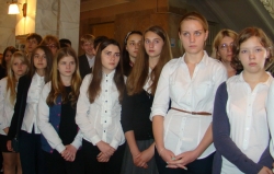 У столичній гімназії відкрито меморіальну дошку на честь Олександра Плеханова – героя Небесної Сотні