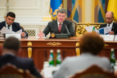 Президент України: «Чому ми довіряємо найкраще тим, кому платимо найменше?»