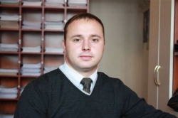 Дорогу – молодим
