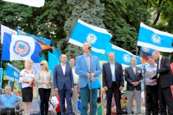 Профспілки пікетували Верховну Раду України на підтримку "народних законів"