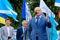 Профспілки пікетували Верховну Раду України на підтримку "народних законів"